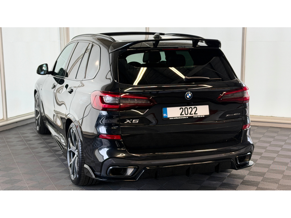 2022 BMW X5 - image 8
