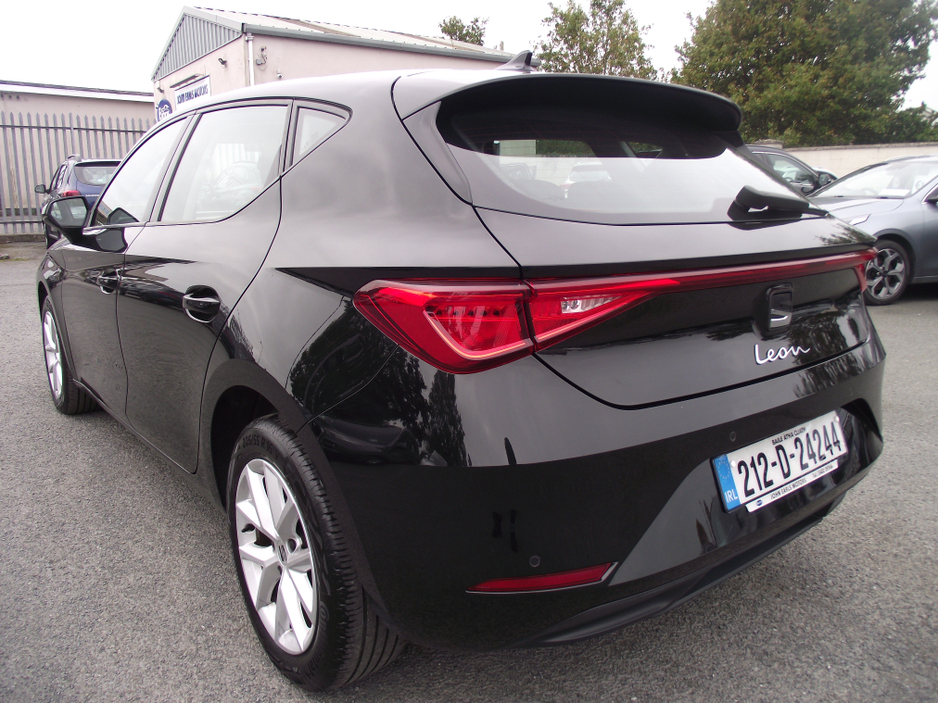 2021 SEAT Leon - image 8