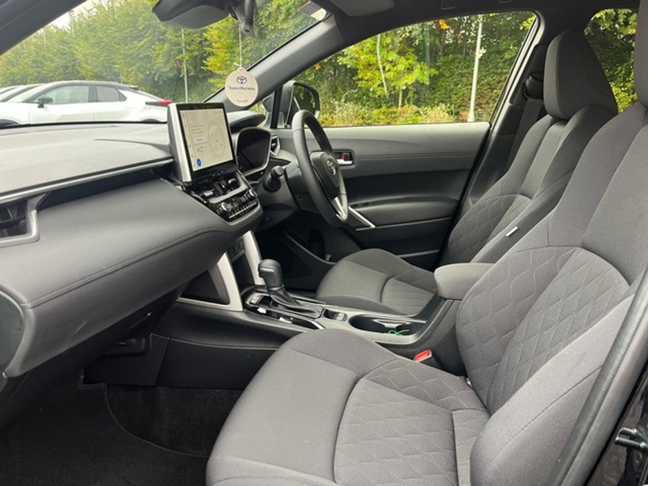 2025 Toyota Corolla Cross - image 6