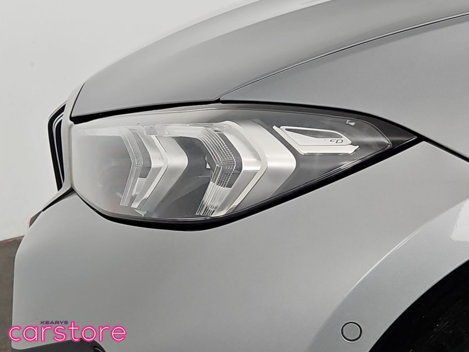 2023 BMW 3 Series - image 16