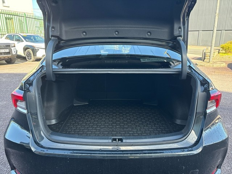 2022 Toyota Corolla - image 10