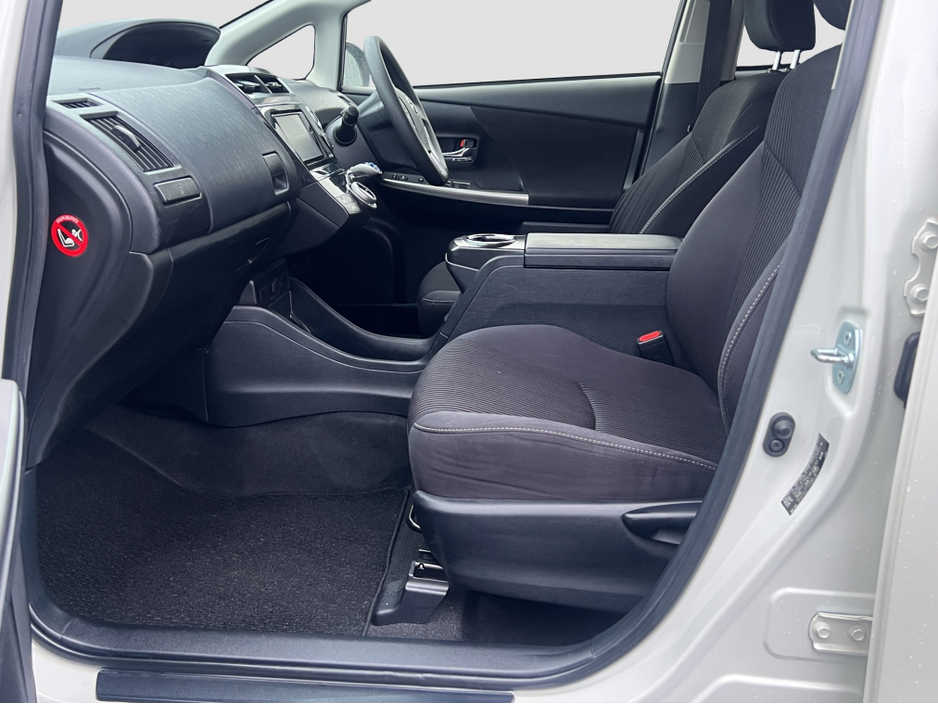 2020 Toyota Prius Alpha 2020 Toyota Prius Alpha  Self Charging Hybrid Automatic €19,950