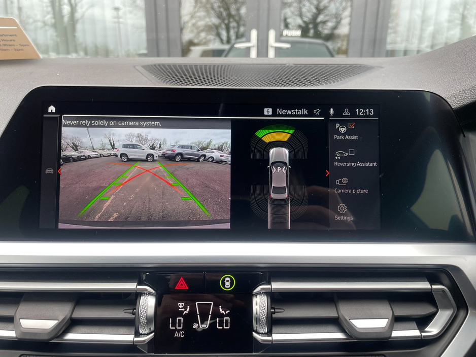 2020 BMW 3 Series - image 13