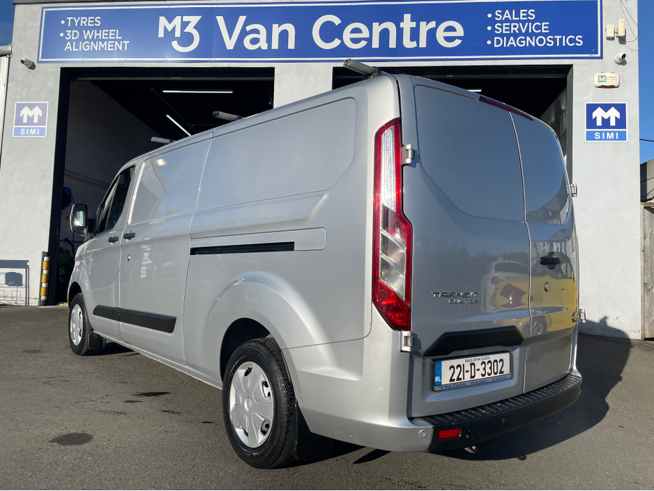 2022 Ford Transit Custom - image 4