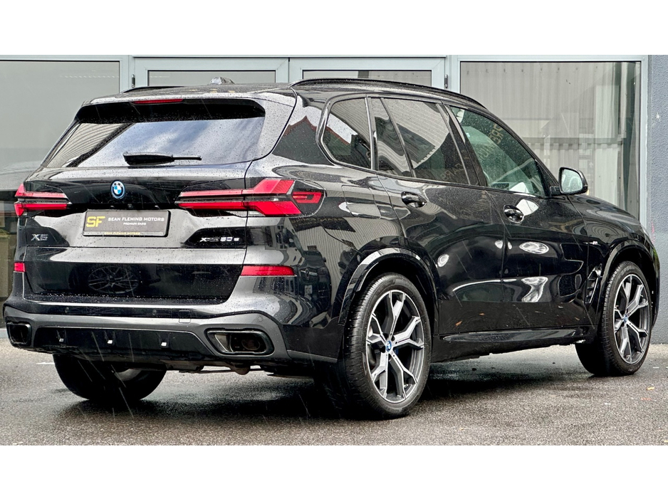 2025 BMW X5 - image 9