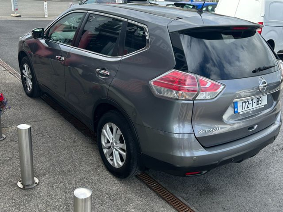 2017 Nissan X-Trail - image 3