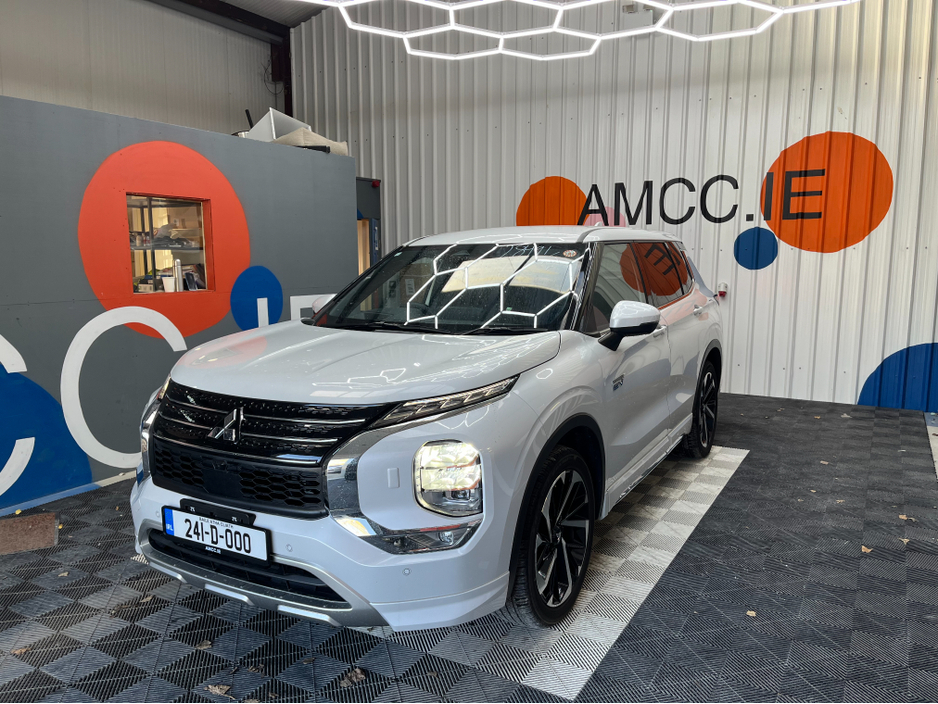 2024 Mitsubishi Outlander - image 5