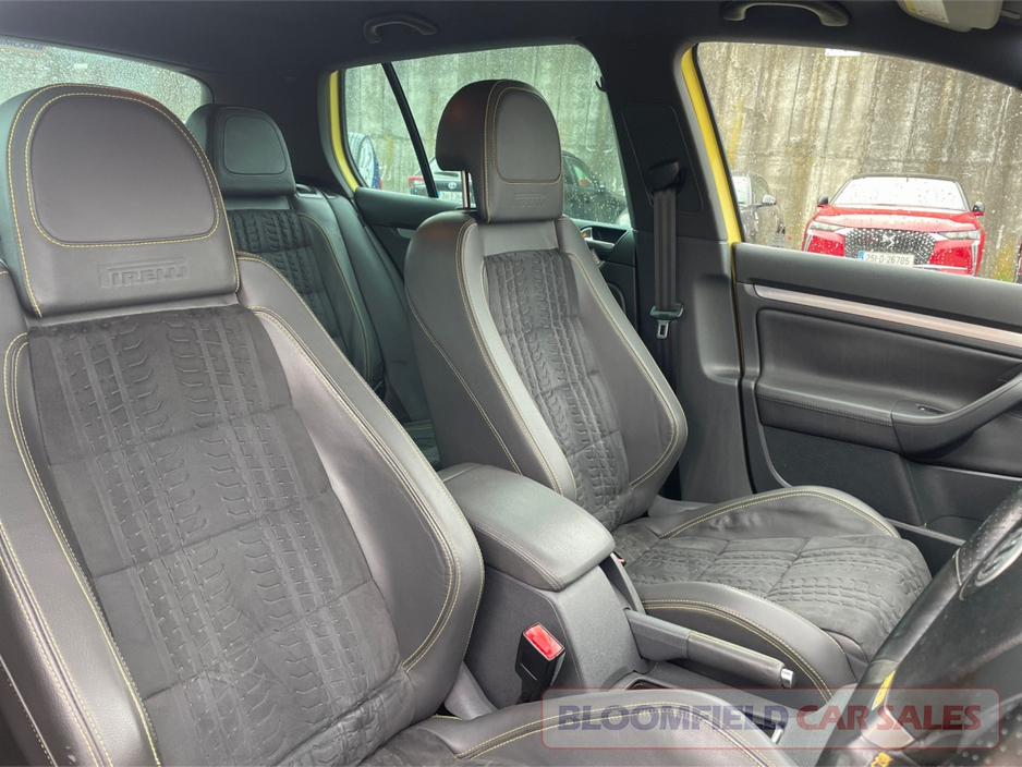 2009 Volkswagen Golf - image 11