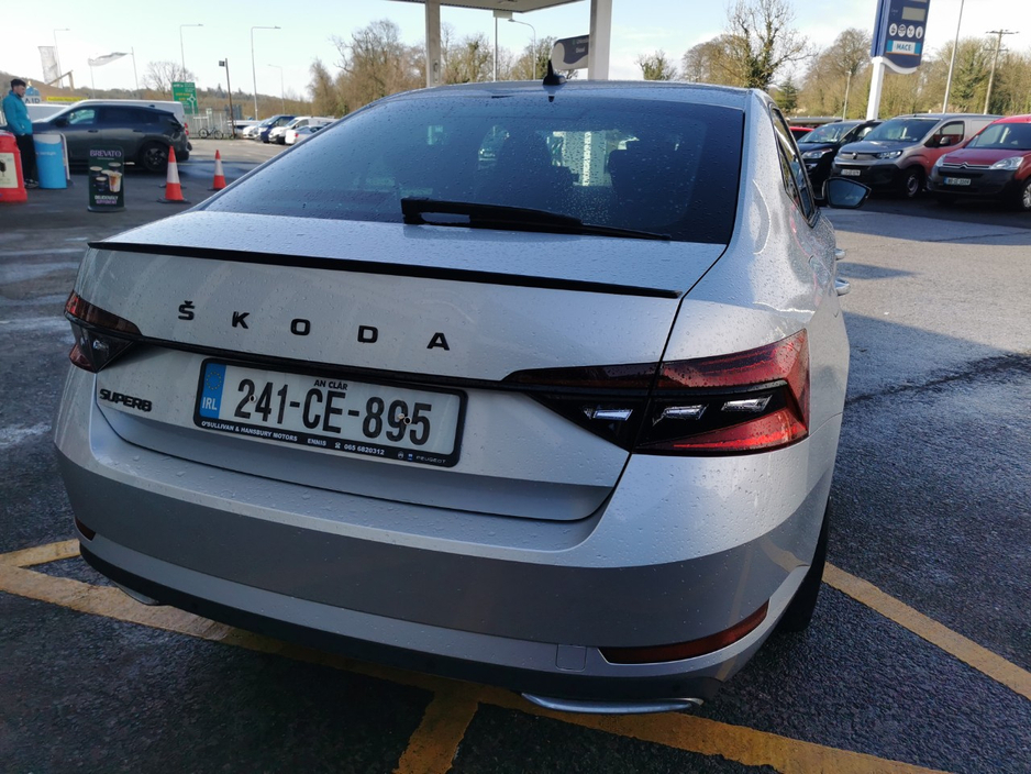 2024 Skoda Superb - image 8