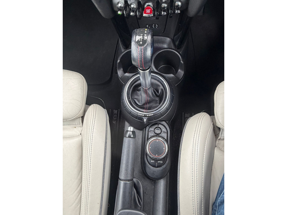 2017 MINI Hatch - image 10