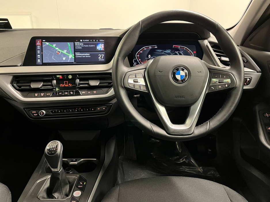 2023 BMW 1 Series 118i SE - Parking Sensors - Panoramic Sunroof - Climate Control - Cruise Control - Apple CarPlay/Android Auto €29,750