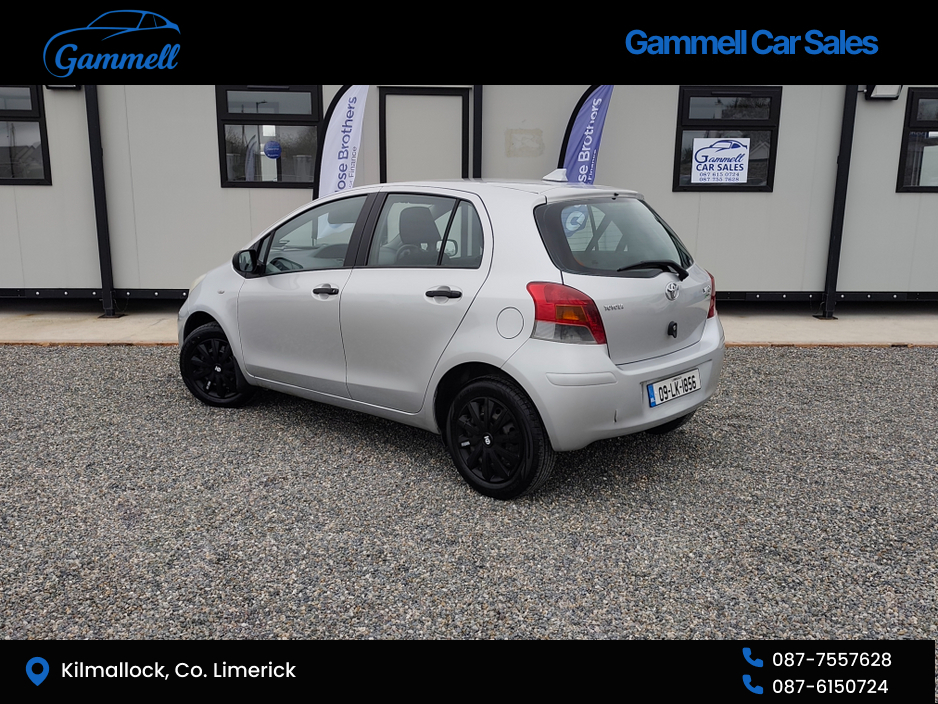 2009 Toyota Yaris - image 4