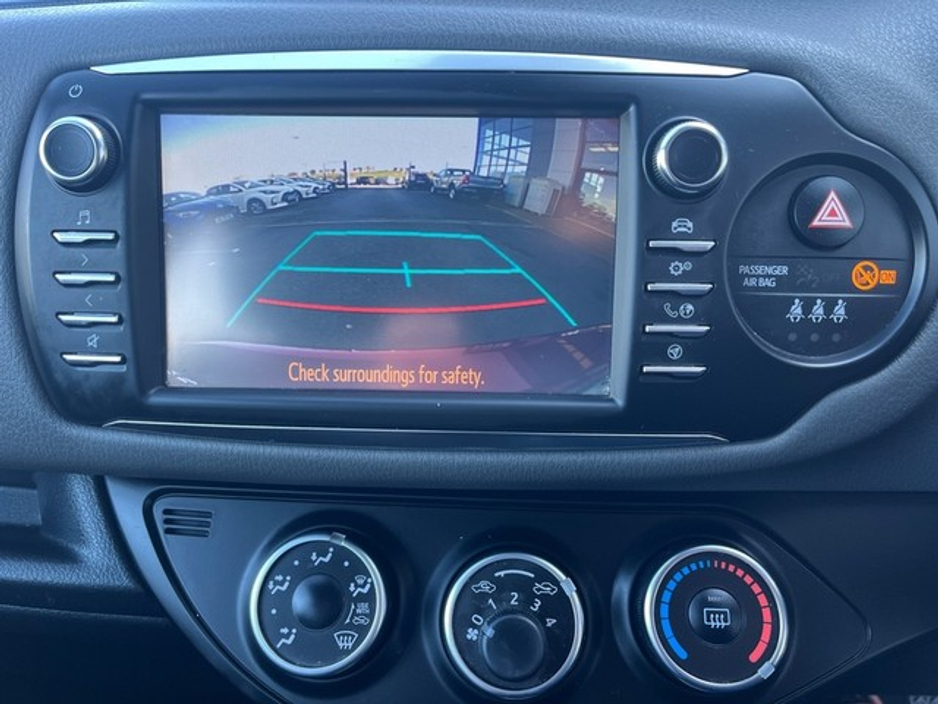 2020 Toyota Yaris - image 12