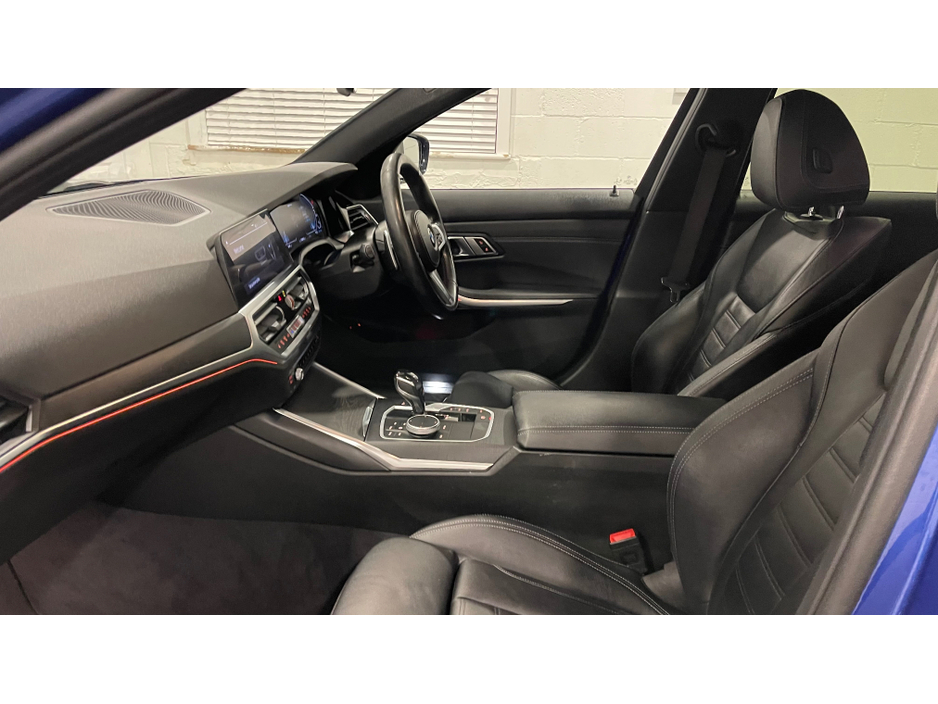 2021 BMW 3 Series - image 39