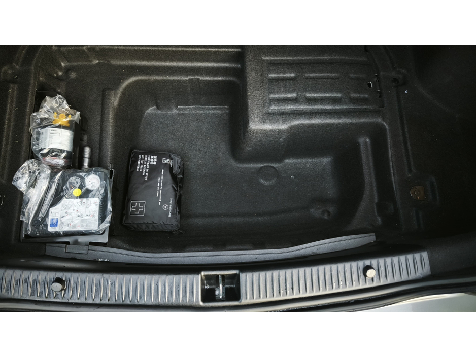 2016 Mercedes-Benz C Class - image 15