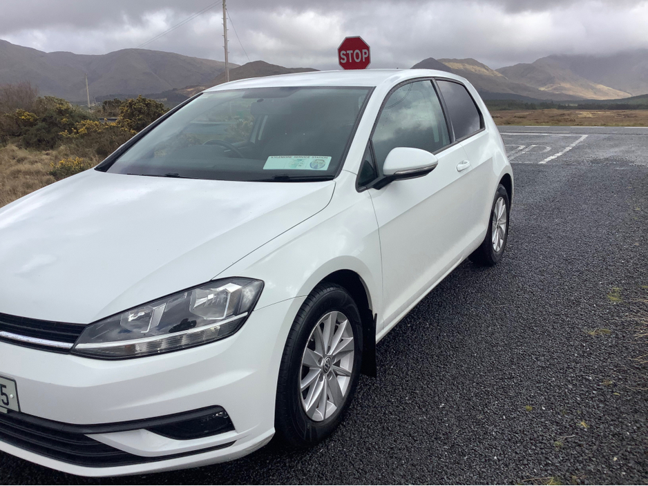 2017 Volkswagen Golf - image 18