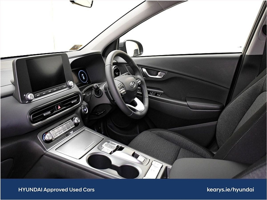 2023 Hyundai Kona - image 5