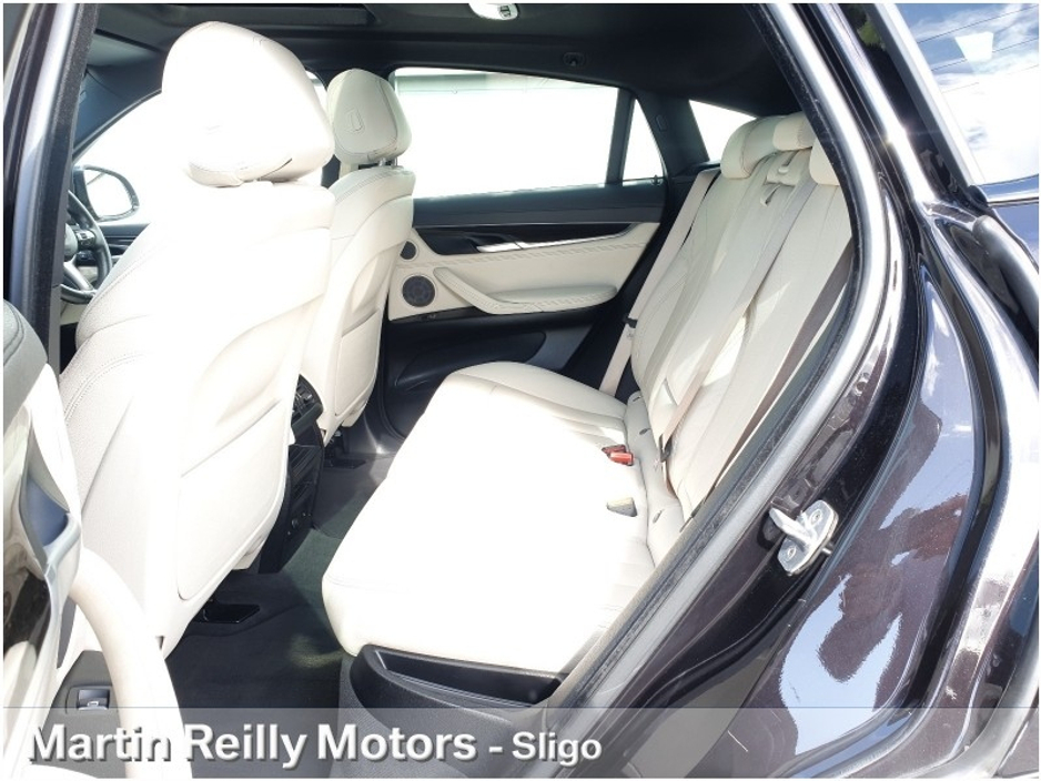 2017 BMW X5 - image 8