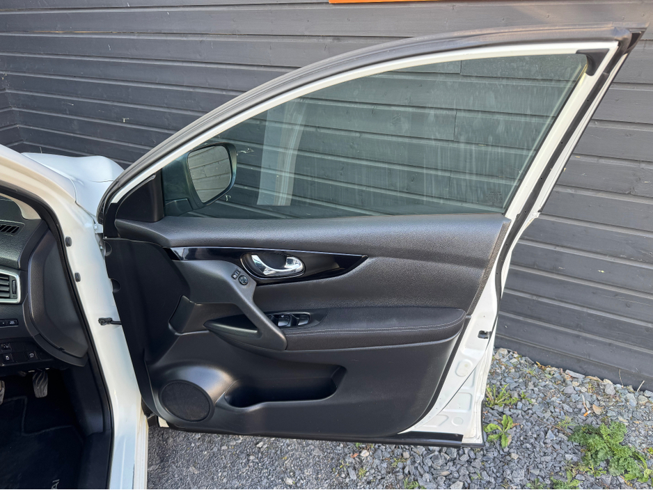 2017 Nissan Qashqai - image 16