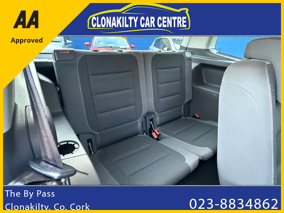 2012 Volkswagen Touran - image 13