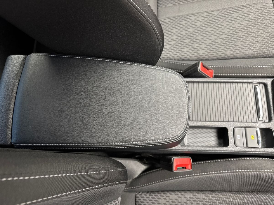 2023 Skoda Octavia - image 15