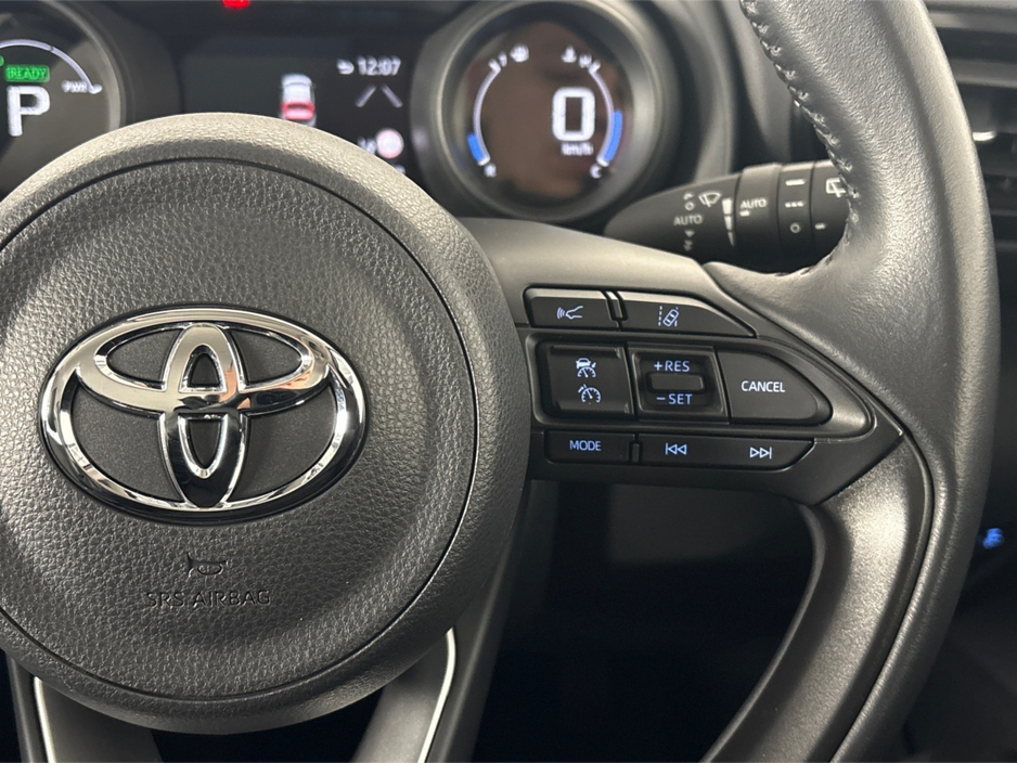 2023 Toyota Yaris CR LUNA**TOUCHSCREEN BLUETOOTH MEDIA**SEMI DIGITAL DASH**REVERSE CAMERA**PARKING SENSORS**MULTIFUNCTIONAL STEERING WHEEL**CRUISE CONTROL**KEYLESS START*8AUTO LIGHTS**AUTO WIPERS**ISOFIX** €26,795