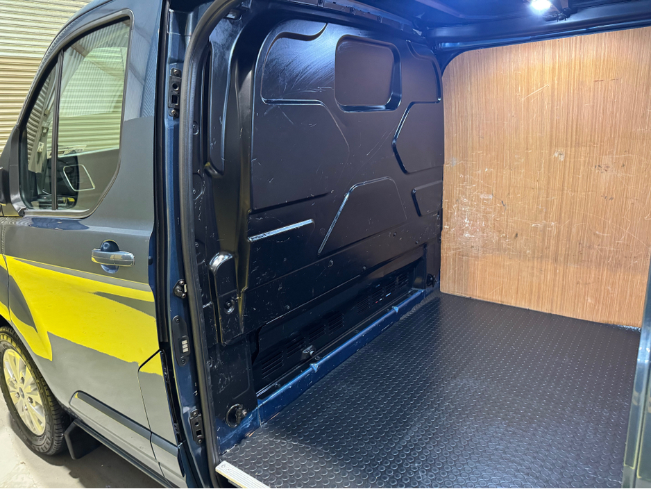 2020 Ford Transit Custom CUSTOM 300 LIMITED EDITION EBLUE TD LWB 5DR €13,950