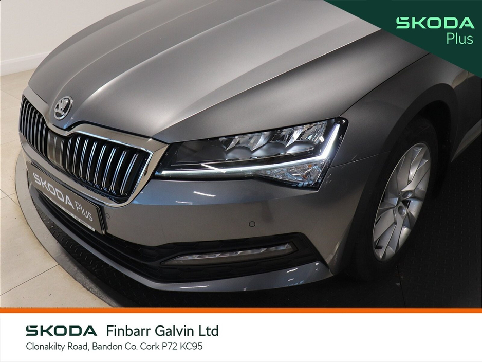 2022 Skoda Superb - image 20