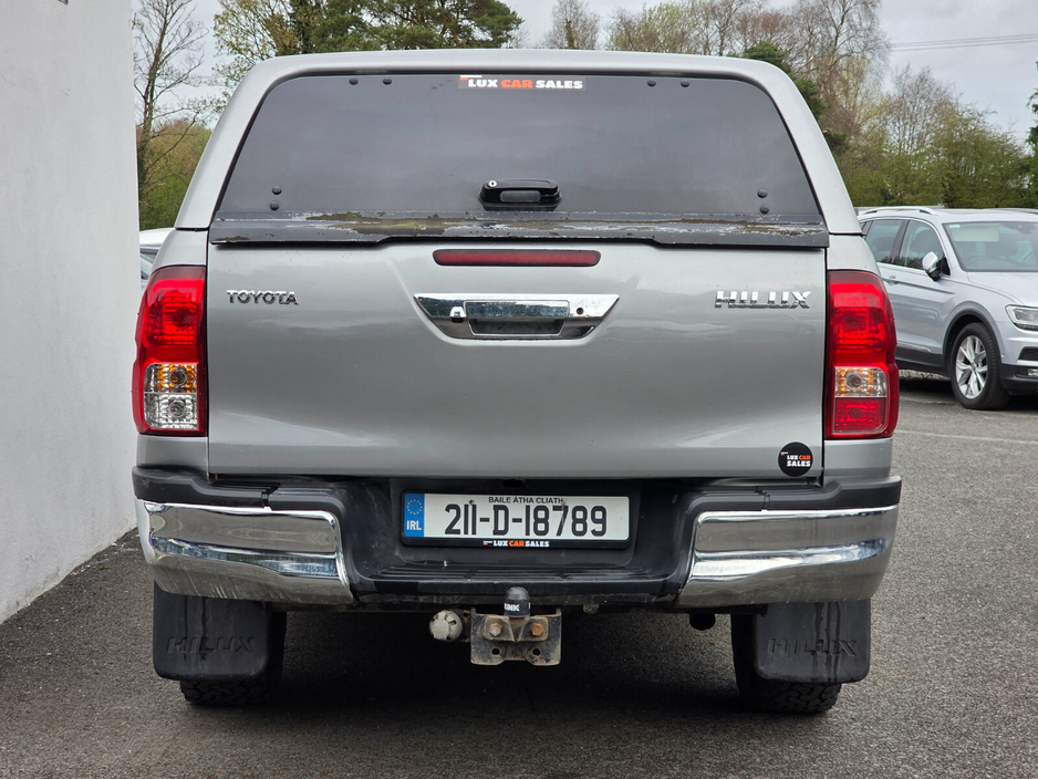 2021 Toyota Hilux - image 8