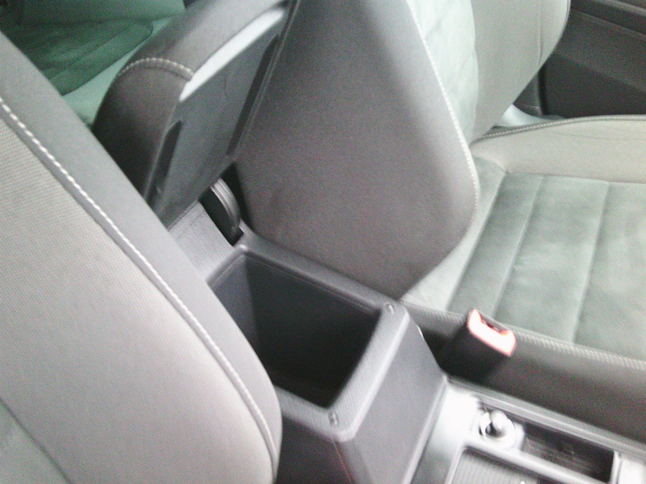 2018 Volkswagen Golf NEW NCT 2028, HIGHLINE, HEATED SEATS, REVERSE CAMERA, SAT./NAV., CRUISE, €190 TAX, LOW KMS. HISTORY. €16,999