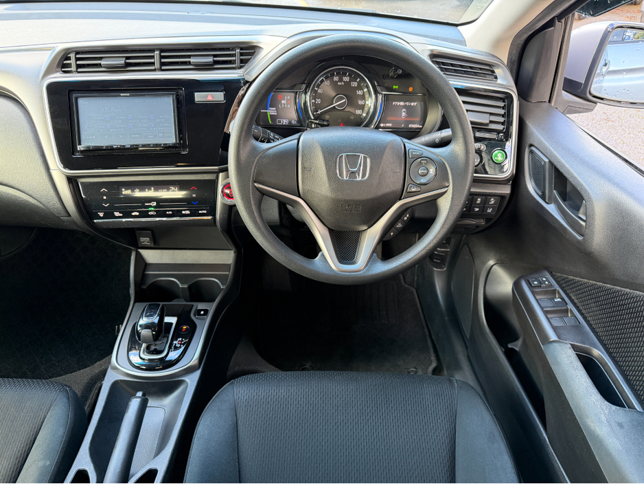 2020 Honda Grace - image 15