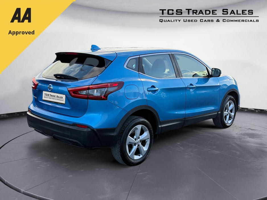 2017 Nissan Qashqai - image 3