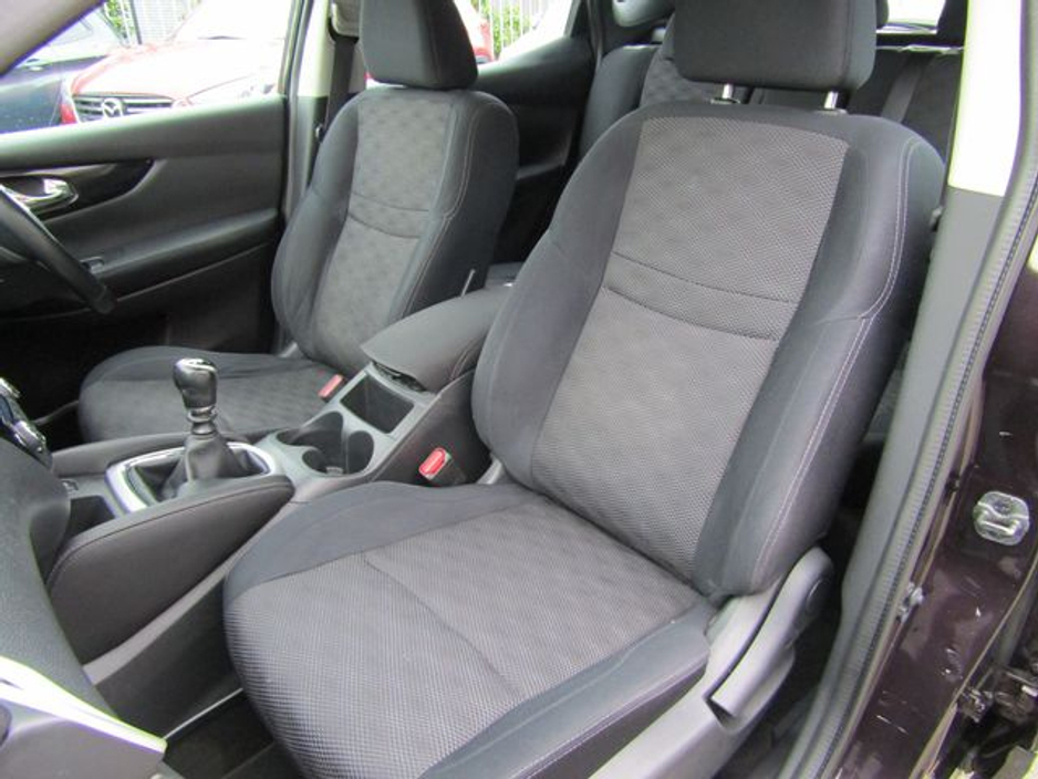 2014 Nissan Qashqai - image 12