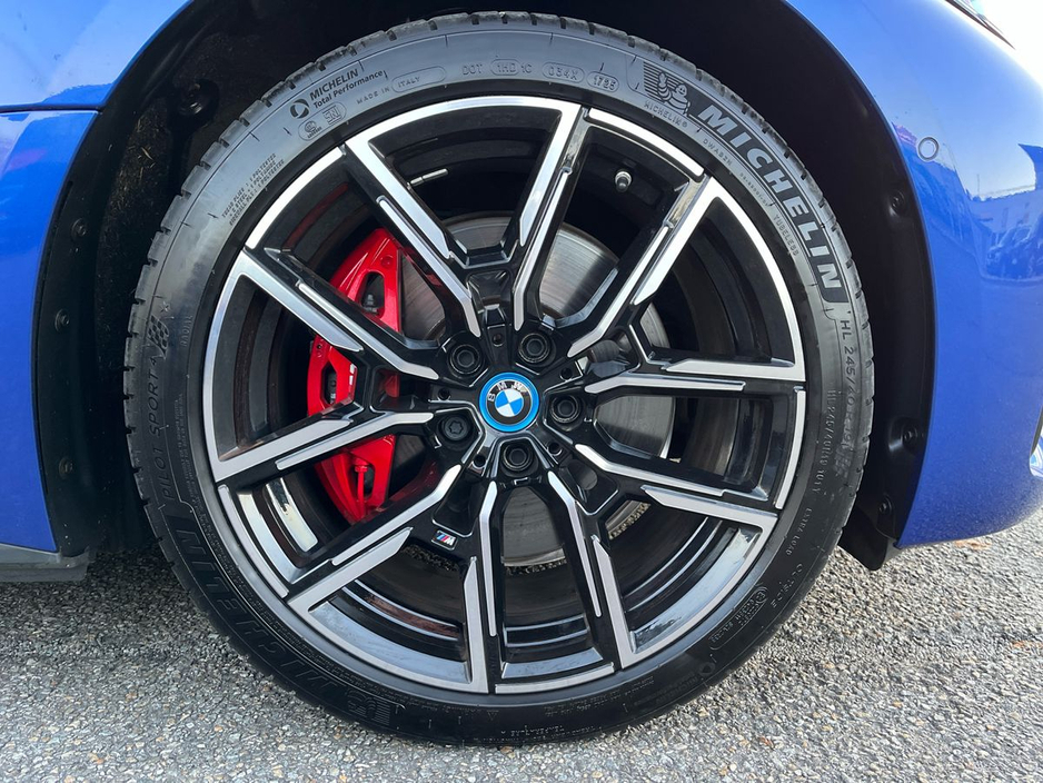 2024 BMW i4 - image 5