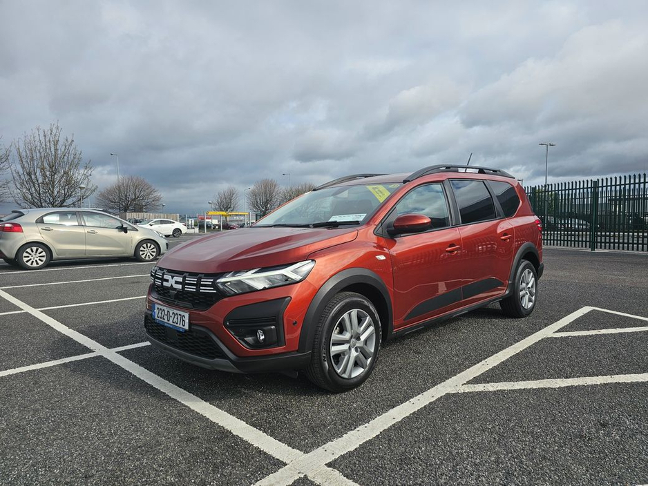 2023 Dacia Jogger - image 2