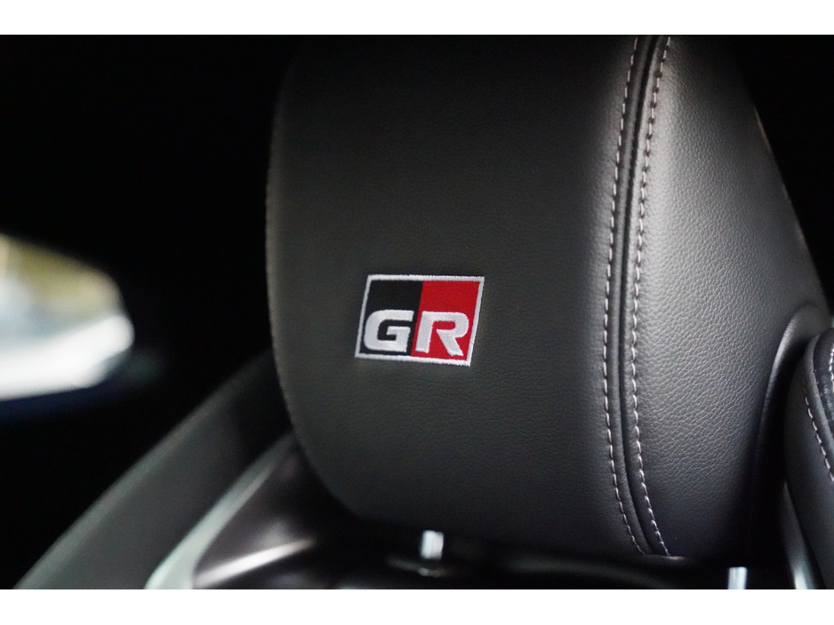 2020 Toyota Yaris - image 26