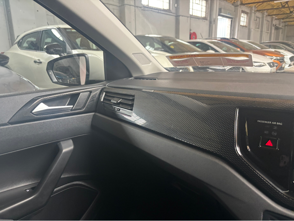 2023 Volkswagen Polo - image 9