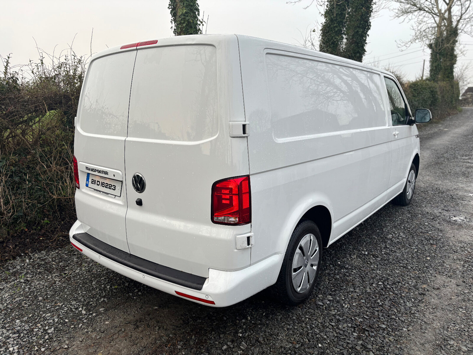 2021 Volkswagen Transporter  €18,998
