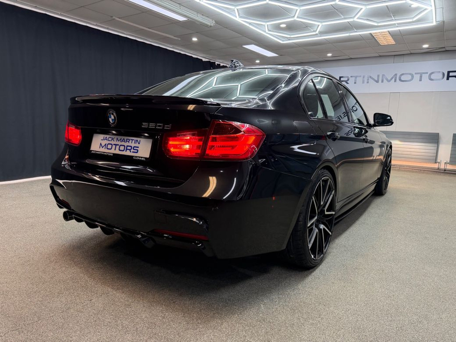 2016 BMW 3 Series - image 12