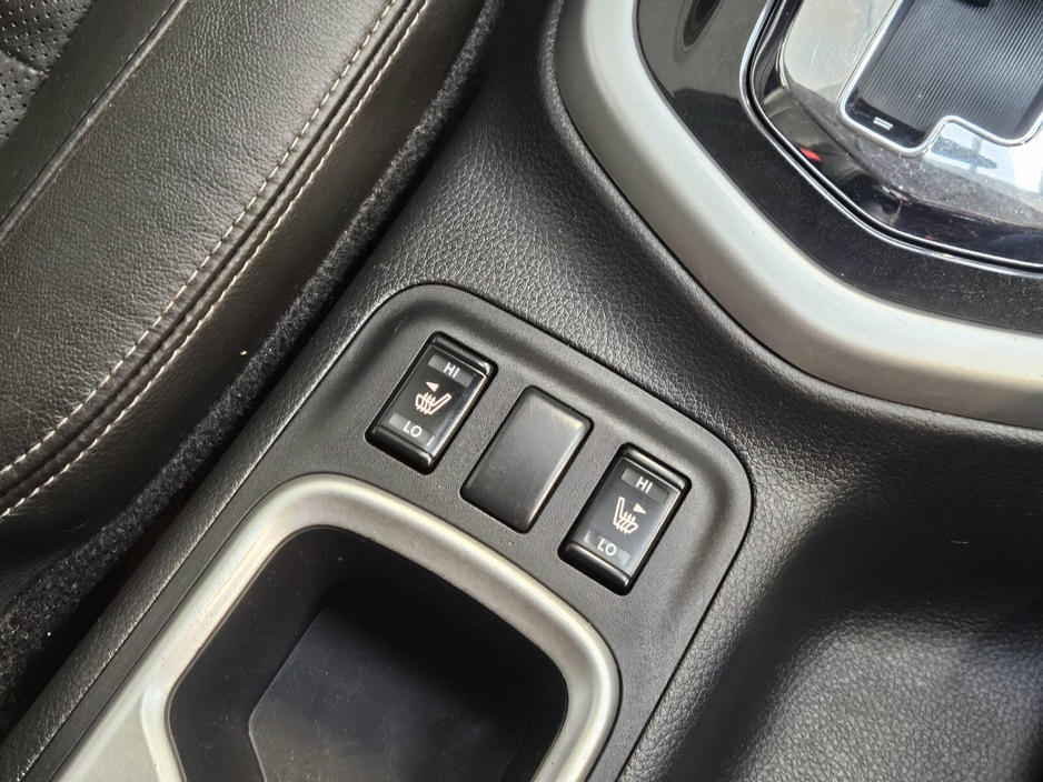 2019 Nissan Navara - image 15