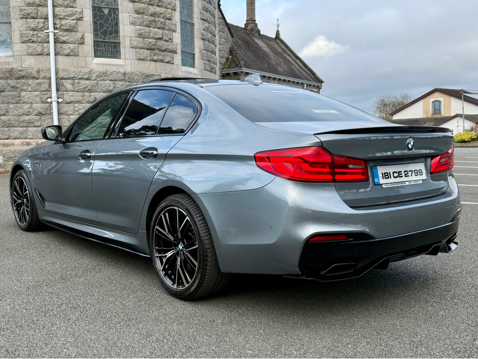 2018 BMW 5 Series - image 4