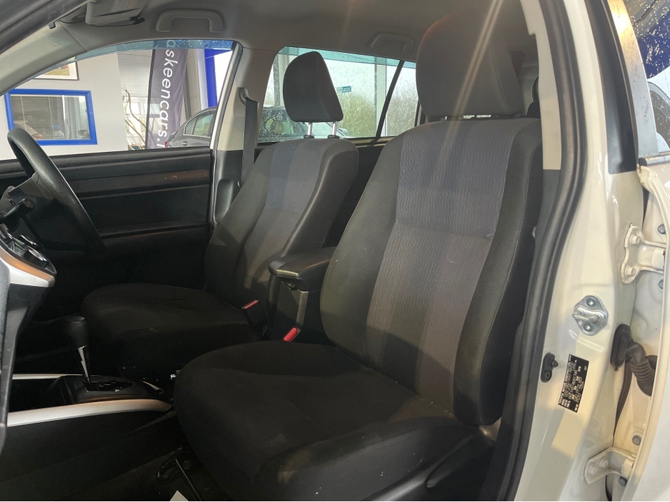 2017 Toyota Corolla - image 9