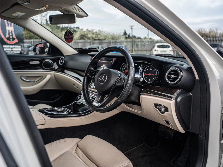 2016 Mercedes-Benz E Class - image 10