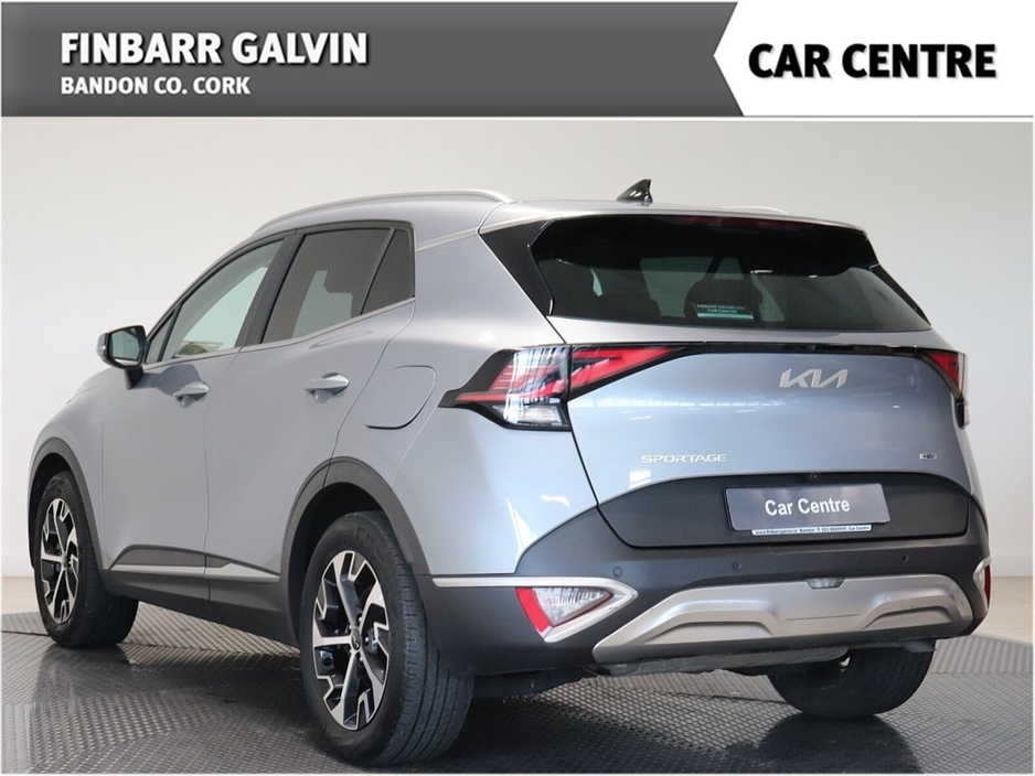 2022 Kia Sportage - image 2