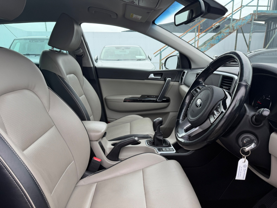 2021 Kia Sportage - image 11