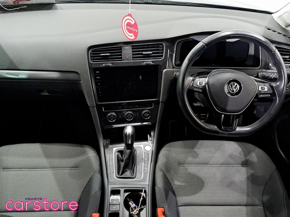 2020 Volkswagen Golf - image 11