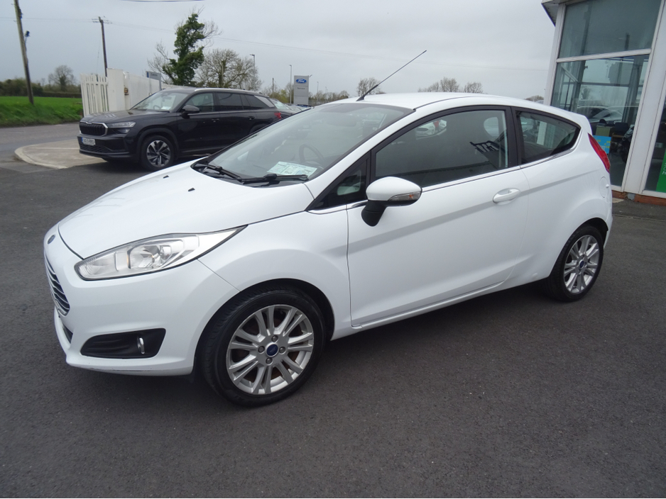 2014 Ford Fiesta - image 4
