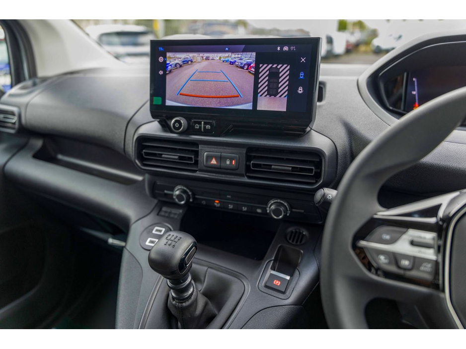 2026 Peugeot Partner - image 22