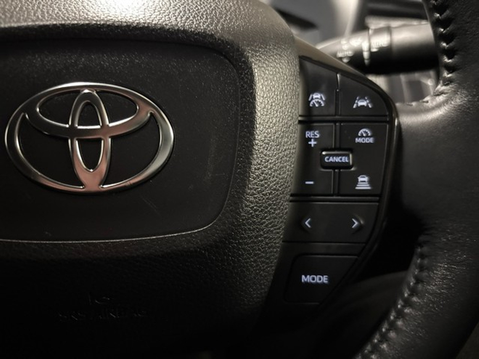 2022 Toyota bZ4X SPORT 11KW EV AUTOMATIC // HEATED SEATS & STEERING WHEEL // REAR CAMERA & PARK ASSIST // APPLE CARPLAY/ANDROID AUTO // POWER TAILGATE // FULL WARRANTY €26,945