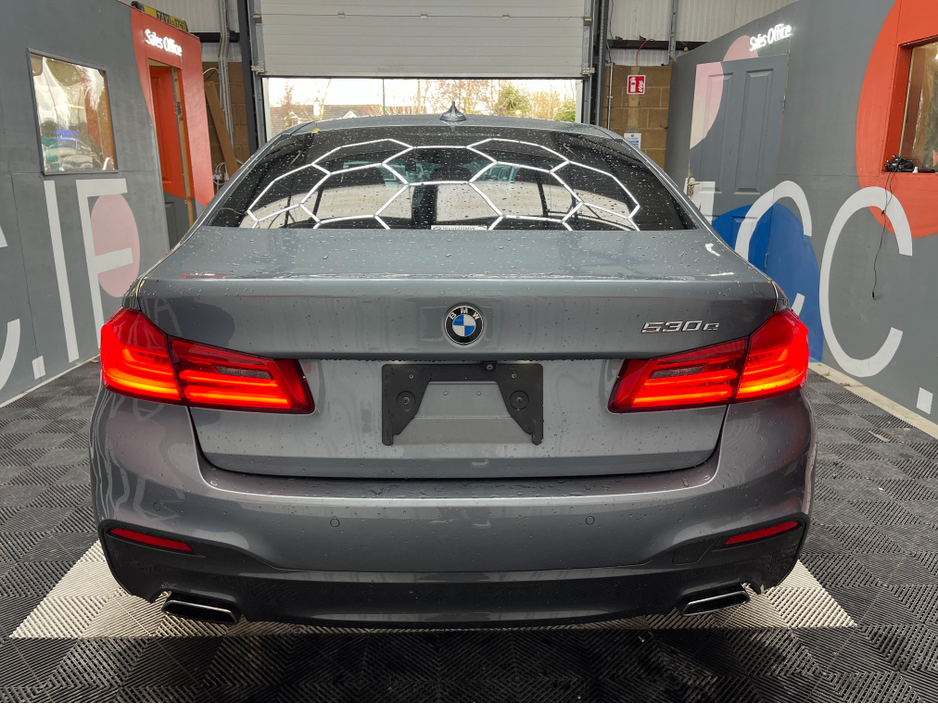 2019 BMW 5 Series - image 3